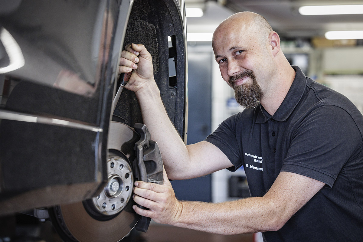 Kfz-Reparaturen bei Schmidt und Sachs