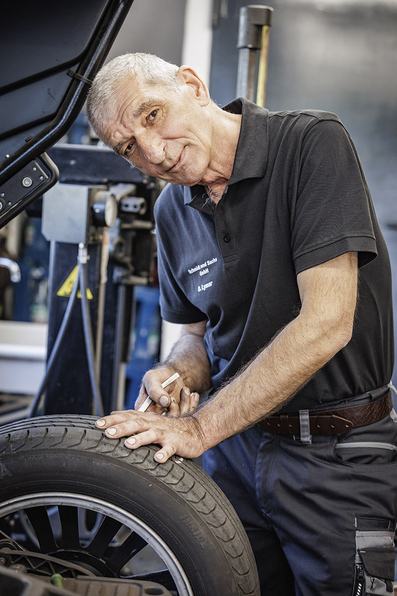 Reifenservice bei Schmidt und Sachs